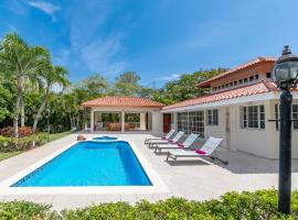 Amazing Villa in Casa de Campo with Included in Price Maid and Waiter, hotel in La Romana