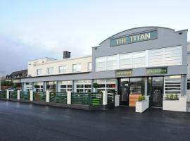 The Titan, hotel with parking in Clydebank