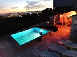 Villa Valenta-Klis near Split, heated pool & view