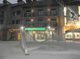 Apartamentos Los Lagos, khách sạn ở Benasque