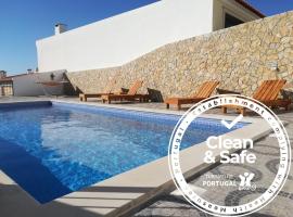 Rex Surf House, hotel with parking in Areia Branca