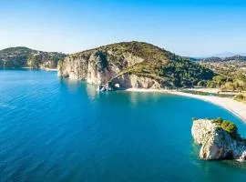 Charming Apartment in Pisciotta with Terrace and Parking