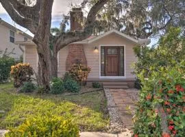 Bright Sarasota Bungalow - 5 Mi to Siesta Beach!
