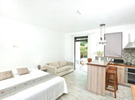 Moka에 위치한 호텔 Studio with city view furnished terrace and wifi at Moka