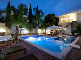Villa 56 Luxury apartments, hotel in Rhodes Town