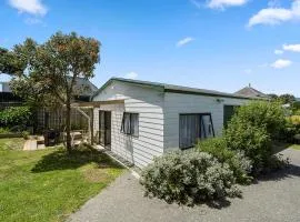 Searenity - Waikanae Beach Holiday Home