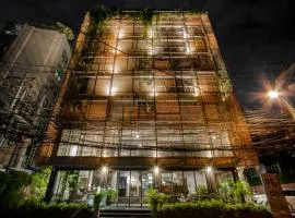 IR-ON Hotel