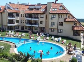 CarolMike Oasis Beach Apartment Kamchia Reserve, готель у місті Камчія