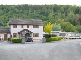 The Granary, vacation home in Boncath