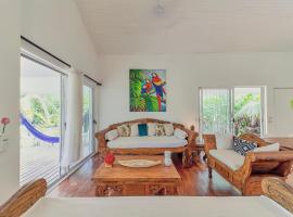 Pineapple house Manzanillo, hotell i Manzanillo