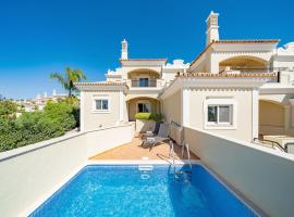 Vale Formoso Villa Sleeps 8 with Pool Air Con and WiFi, hotel di Vale Formoso