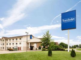 Travelodge by Wyndham Clinton Valley West Court，Clinton的飯店