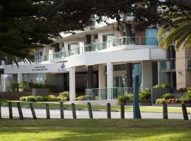 The Waves Apartments, vacation rental in Cowes