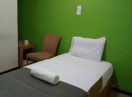 I CODECP Hotel, ξενοδοχείο σε Kampung Bota Kiri