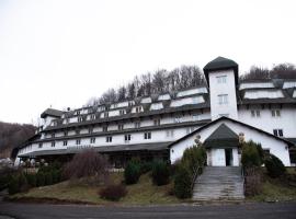 Brzece Ski-Lift Apartments, hotel em Brzece