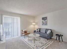 Relaxing 1BR Suite and Swimming Pool, hotel in Midland