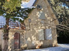 Chalet ifrane: Ifrane şehrinde bir dağ evi
