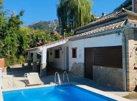 La Fuente De El Nacimiento, hotel in Benamahoma