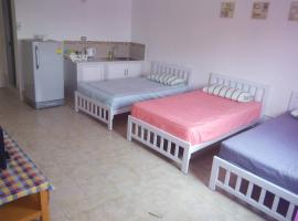 Impact Thunder Dome Service Taxi, hotel in Thung Si Kan