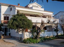 Apartments Mate, ξενοδοχείο σε Rab