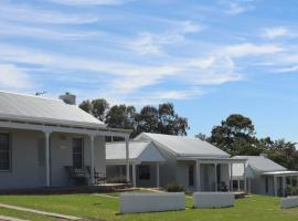 Wagga Wagga Country Cottages, отель с удобствами для гостей с ограниченными возможностями в городе Уогга-Уогга