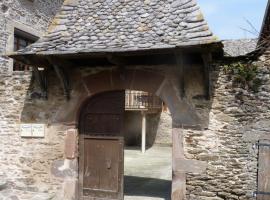 chambre d'hôtes Cadravals Belcastel Aveyron, casa vacanze a Belcastel