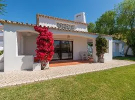 Oura Family House