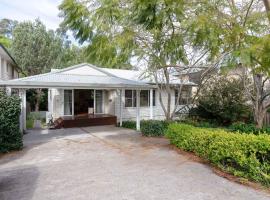 Dutchies Haven, 11 Christmas Bush Ave - Pet friendly, large enclosed yard, air con and Wi-Fi, hotel em Nelson Bay