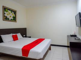 RedDoorz Plus @ Hotel Asih UNY, hotel di Catur Tunggal, Yogyakarta