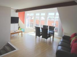 Stunning Central Exeter Apartment with balcony and fantastic view, hotel i nærheden af Exeter Cathedral, Exeter