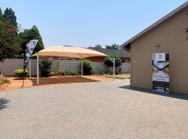 Happy Living Guesthouse: Vereeniging, Emfuleni Golf Estate yakınında bir otel