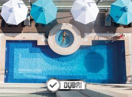 Edge Creekside Hotel, hotel s vířivkou v Dubaji