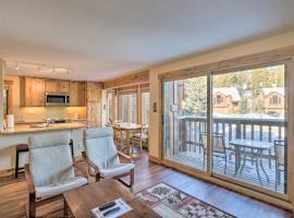 Ski-In Breck Condo Walk to Shops and Restaurants!, viešbutis mieste Brekenridžas