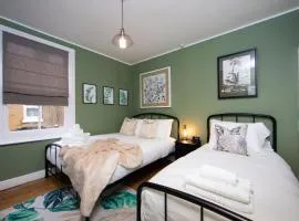 The Victorian Getaway - Central