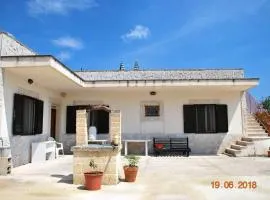 Charming house in Locorotondo, enclosed garden