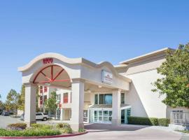 Hawthorn Suites by Wyndham Livermore, hotel v destinaci Livermore