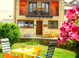 Casa rural Navarra cerca del nacedero del Urederra Belastegui, country house in Eulz