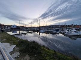 Marina House, apartment in Whitby