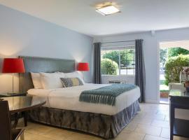 The Lodge at Blue Lakes, hotel with parking in Upper Lake