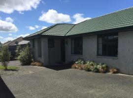 Haven On Carroll, cabana o cottage a Palmerston North