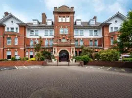 Holiday Inn Farnborough by IHG