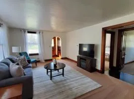 Fully Furnished 2 Bed / 1 Bath - Downtown Appleton