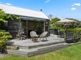 Waimea Cottage - Waikanae Holiday Home, ξενοδοχείο σε Waikanae