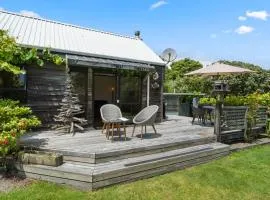 Waimea Cottage - Waikanae Holiday Home