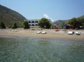Kouros, cheap hotel in Apollon