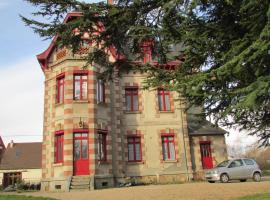 Viesnīca Chateau Lezat - Chambres d'Hotes et Table d'Hotes pilsētā Lesuterēna