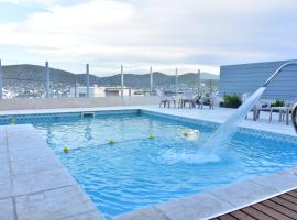 Alamo Hotel, hotel with pools in Villa Carlos Paz