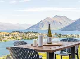 Queenstown Lake and Mountain View Retreat Free Wifi Free Street Parking, homestay in Queenstown