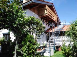 Komplette Dachwohnung mit Balkon und Bergblick, מלון ליד Ossi-Reichert-Bahn, זונטהופן