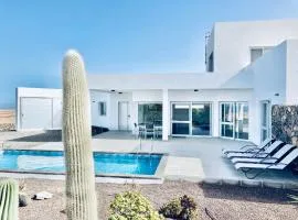 Casa Achaman - Contemporary style villa with outstanding views